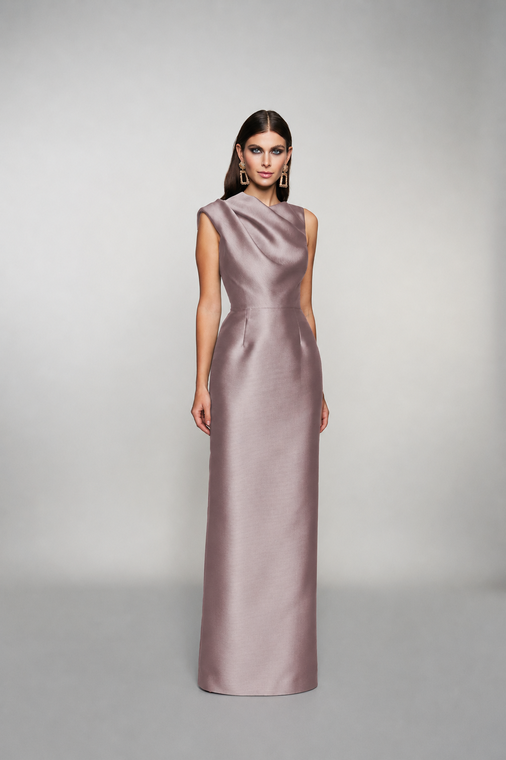 SLEEVELESS GOWN