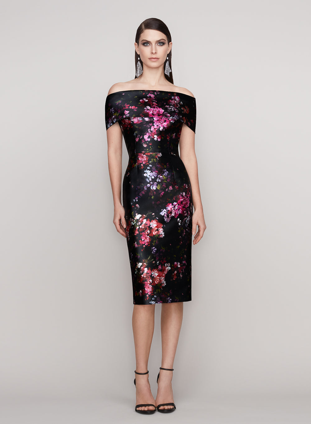 Vestido con hombros descubiertos