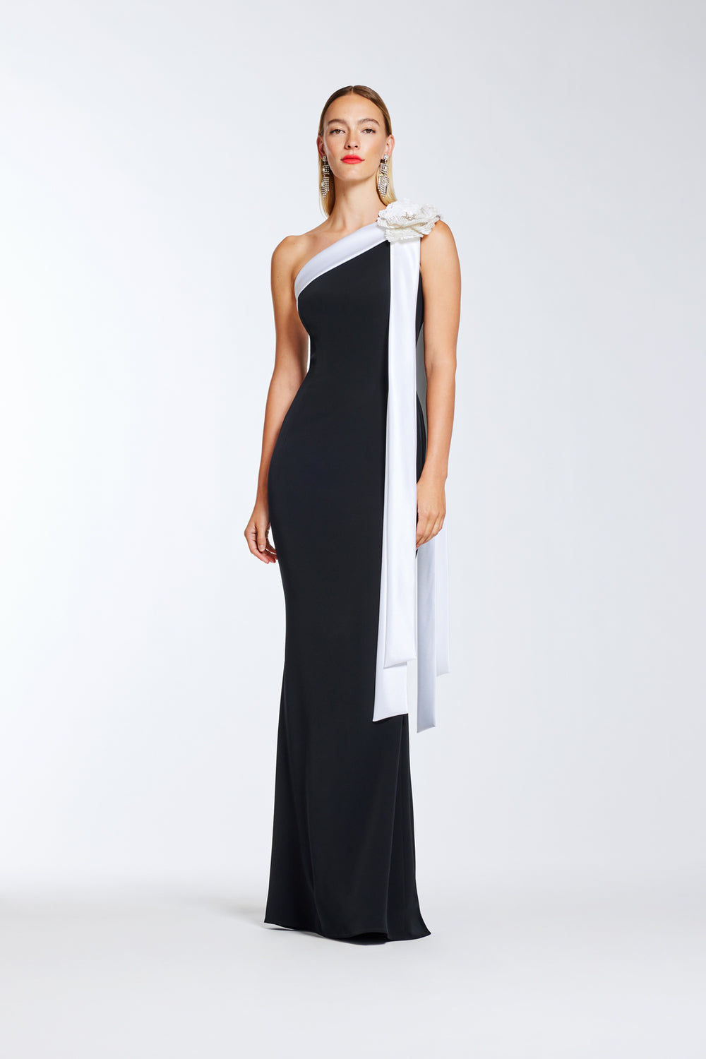 ONE SHOULDER GOWN