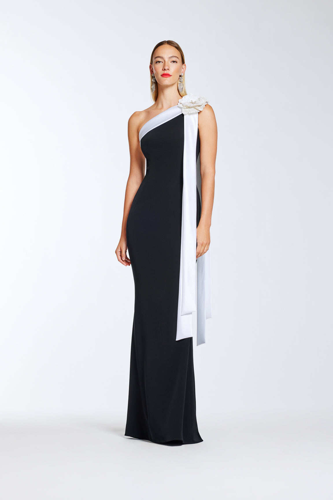 ONE SHOULDER GOWN