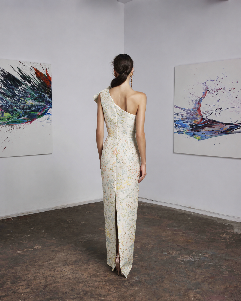 ONE SHOULDER GOWN