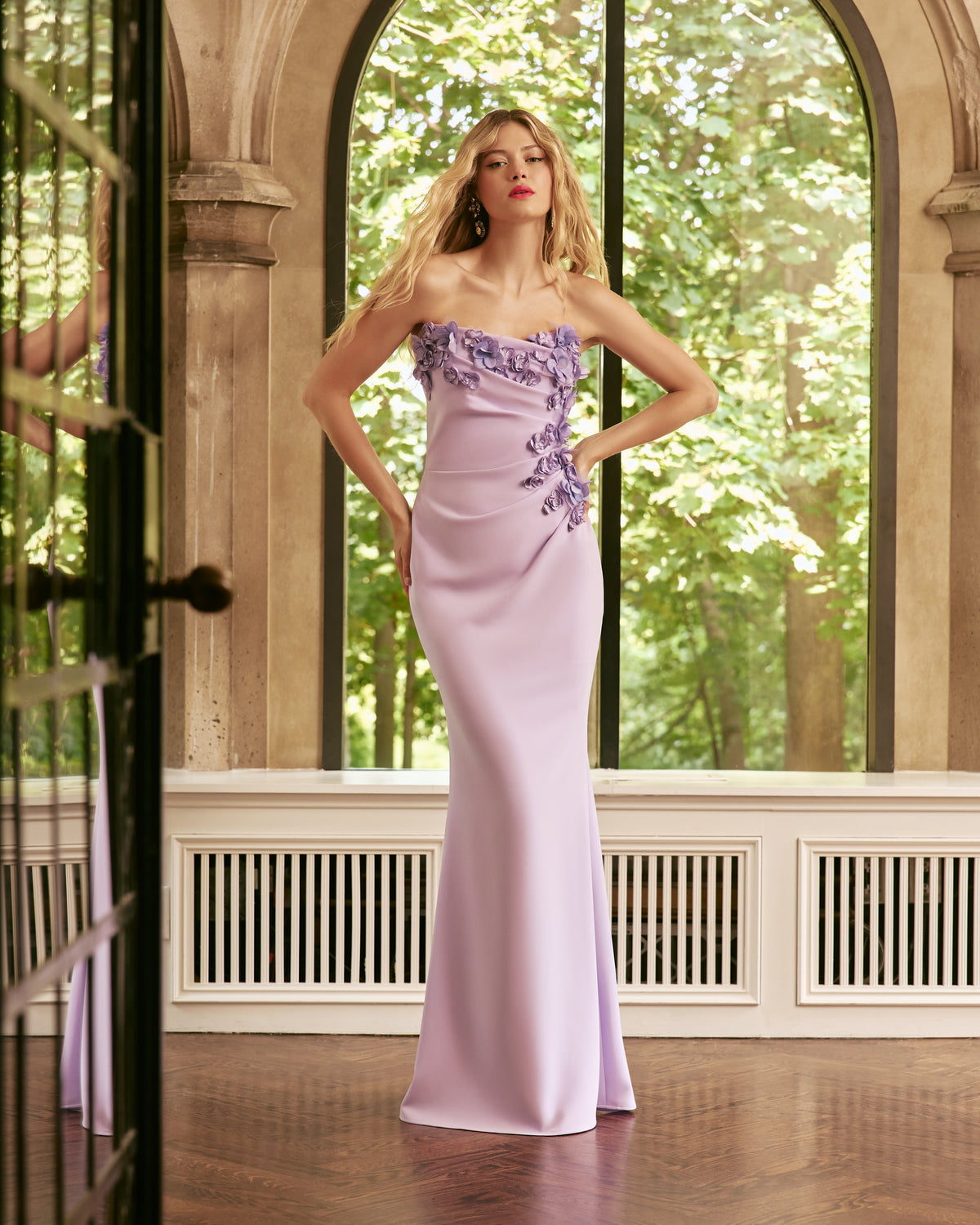 STRAPLESS GOWN