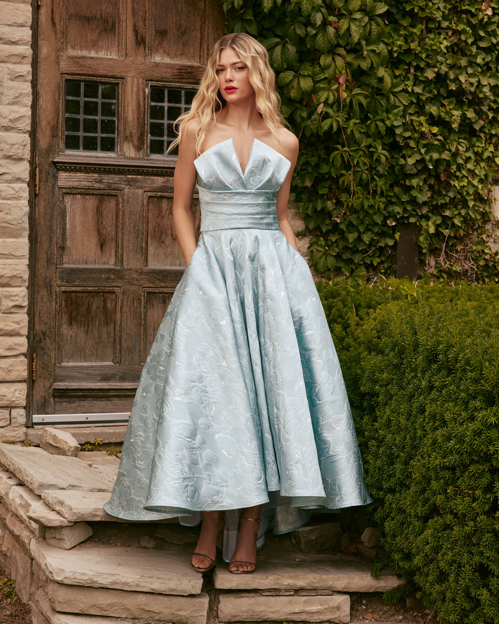 STRAPLESS HIGH-LOW GOWN
