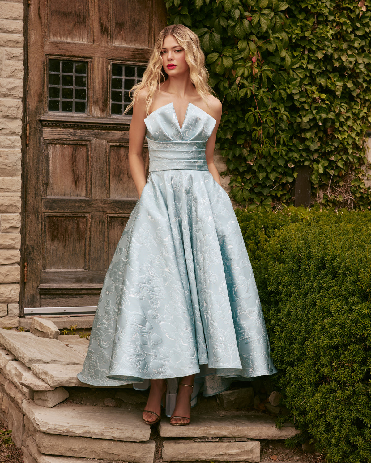 STRAPLESS HIGH-LOW GOWN
