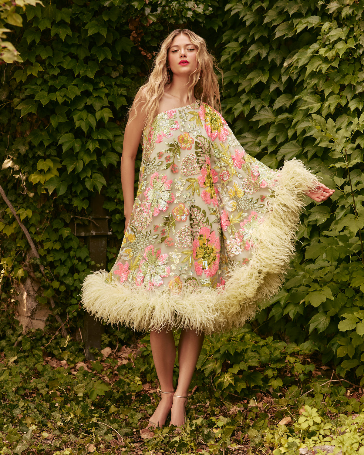 ONE-SHOULDER DRESS