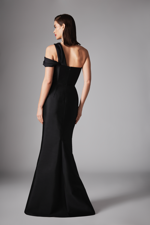 ONE SHOULDER GOWN