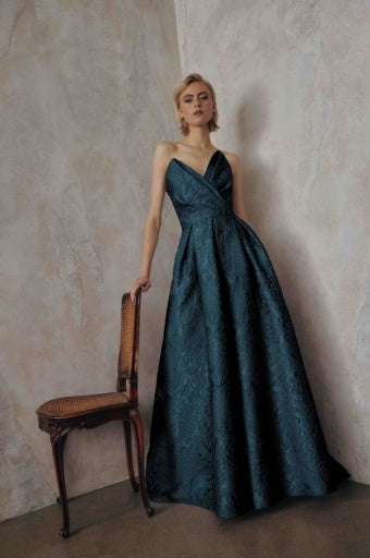 STRAPLESS BALL GOWN