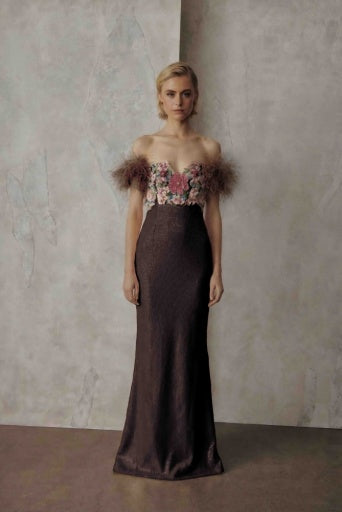 STRAPLESS GOWN