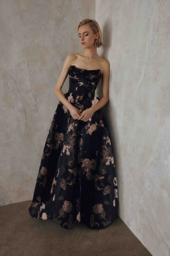 STRAPLESS BALL GOWN