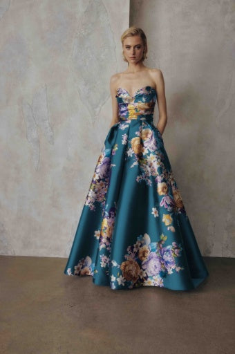 STRAPLESS BALL GOWN