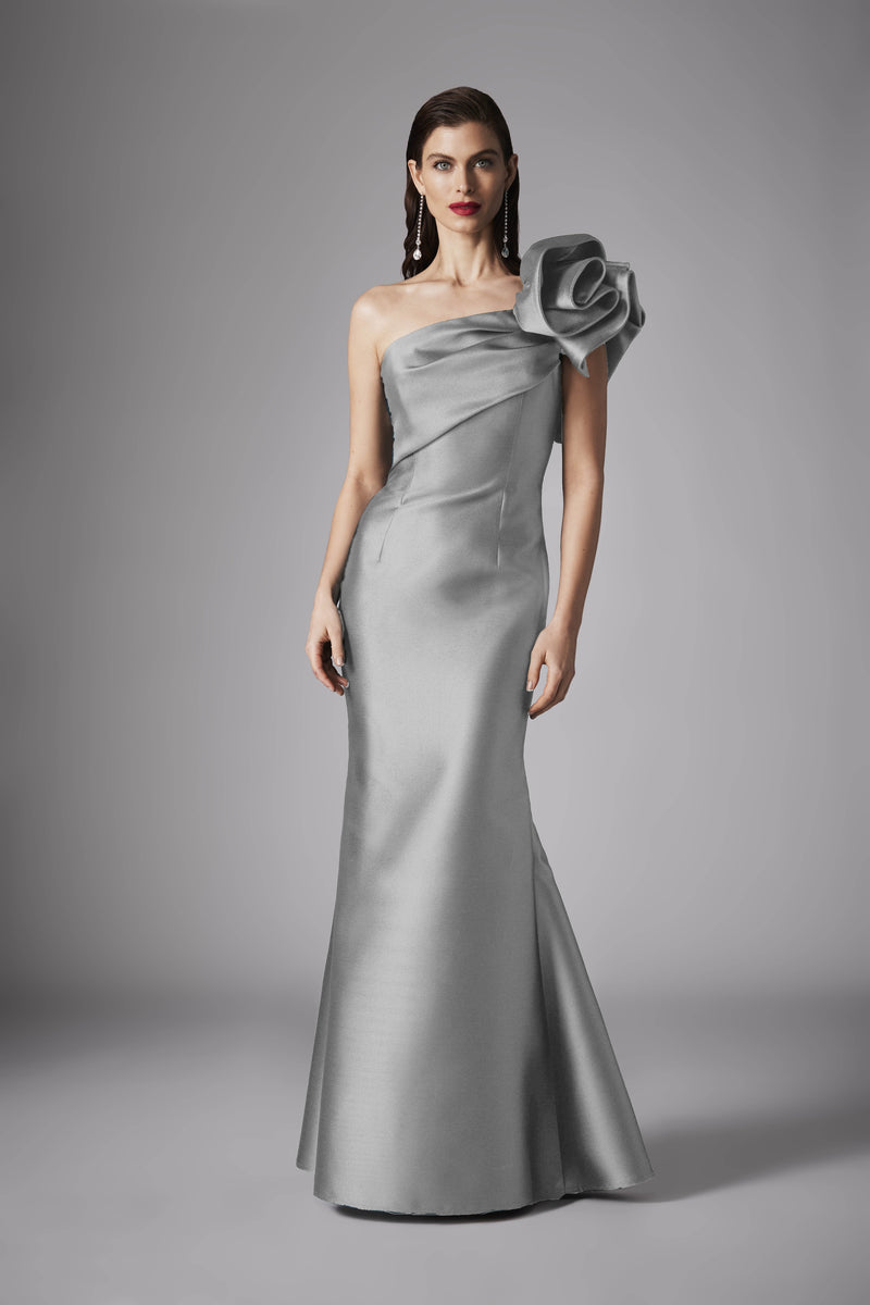 STRAPLESS HIGH-LOW GOWN