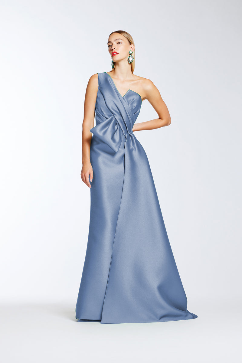 ONE SHOULDER GOWN