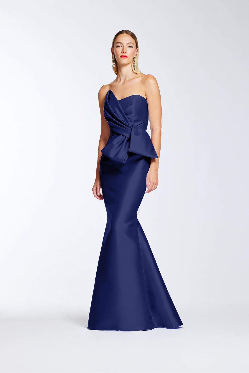 STRAPLESS GOWN