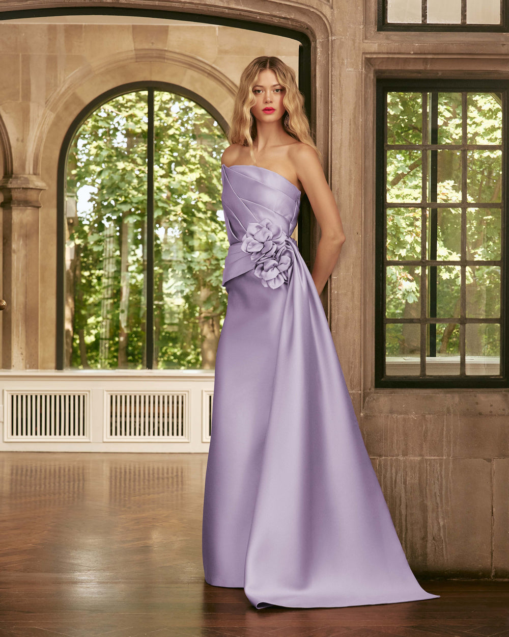 STRAPLESS GOWN