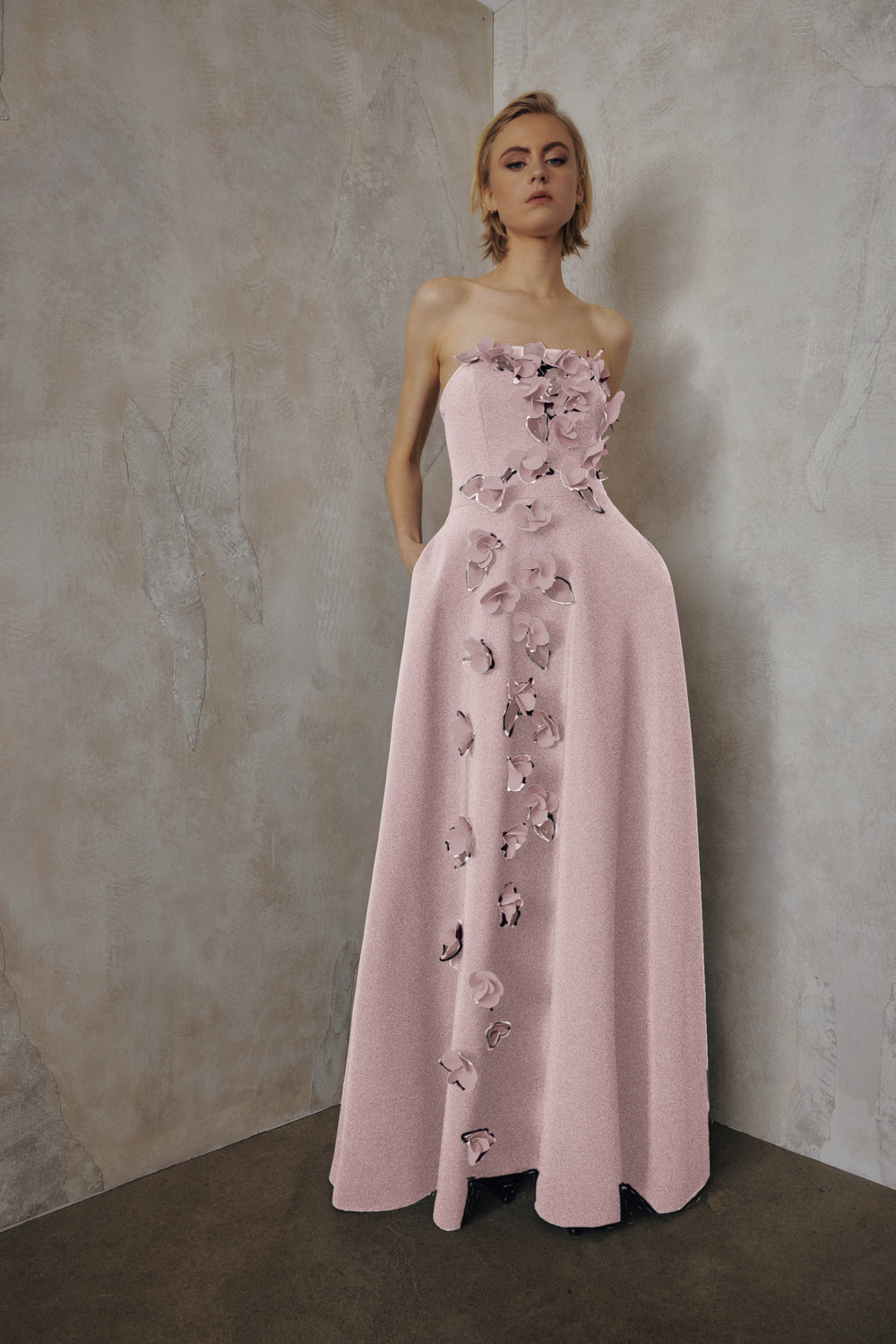 STRAPLESS BALL GOWN