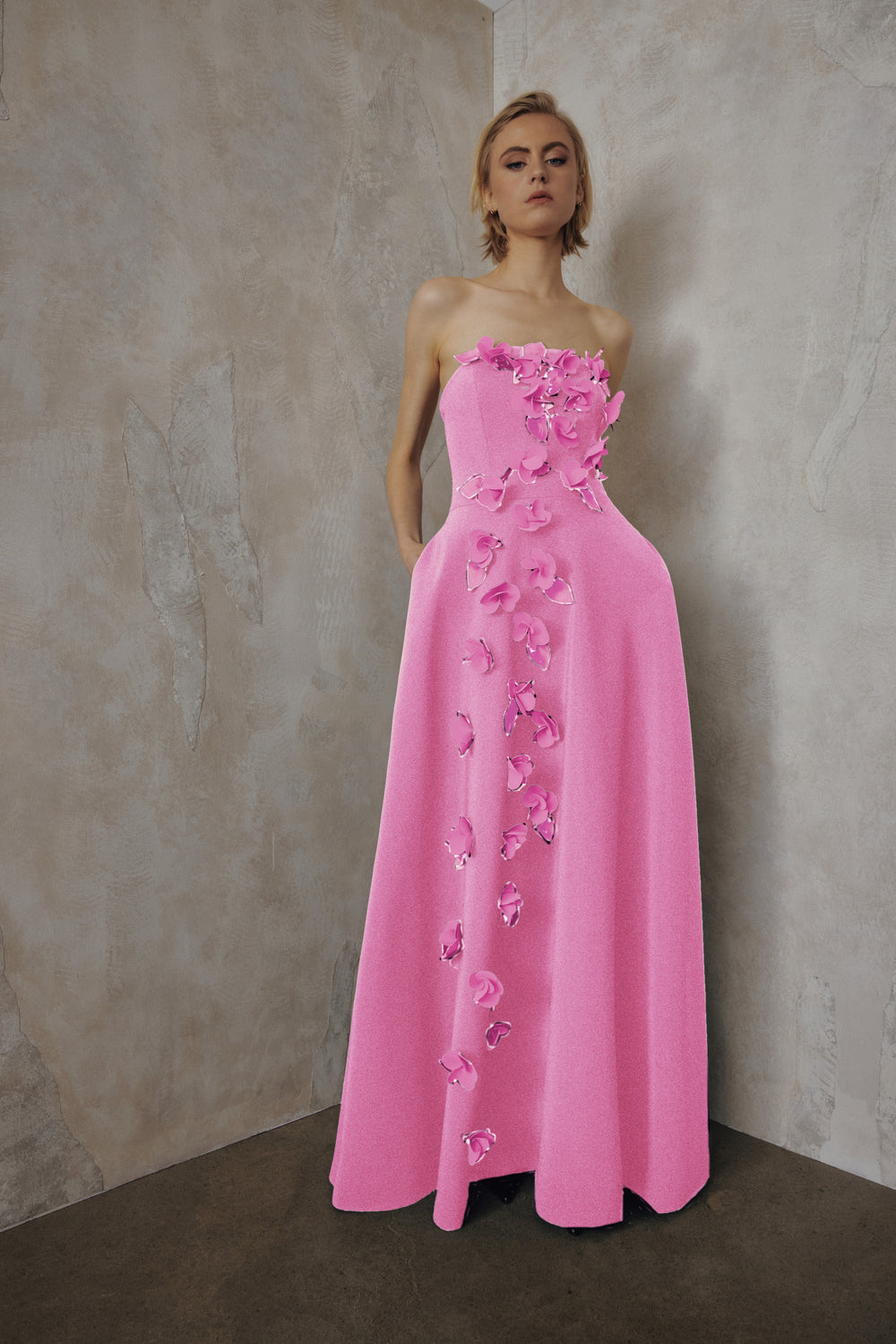 STRAPLESS BALL GOWN