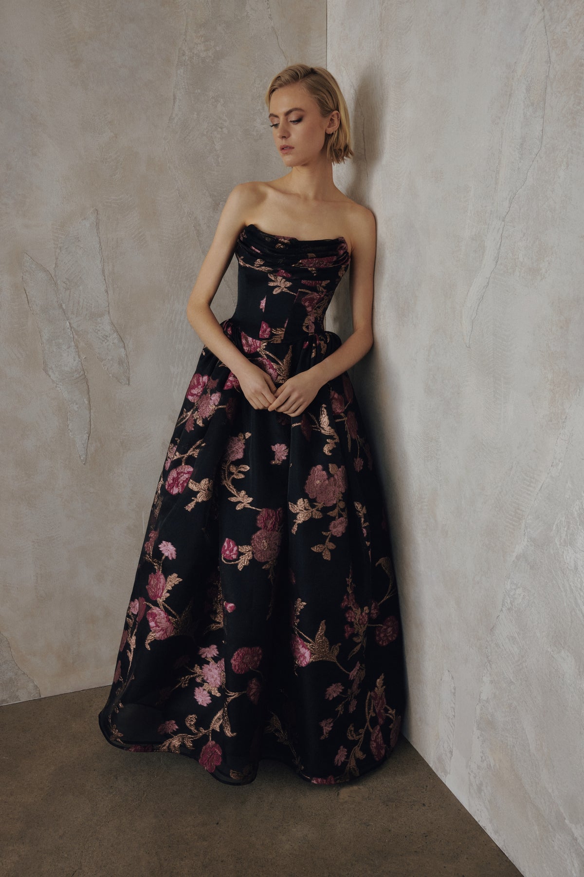 STRAPLESS BALL GOWN