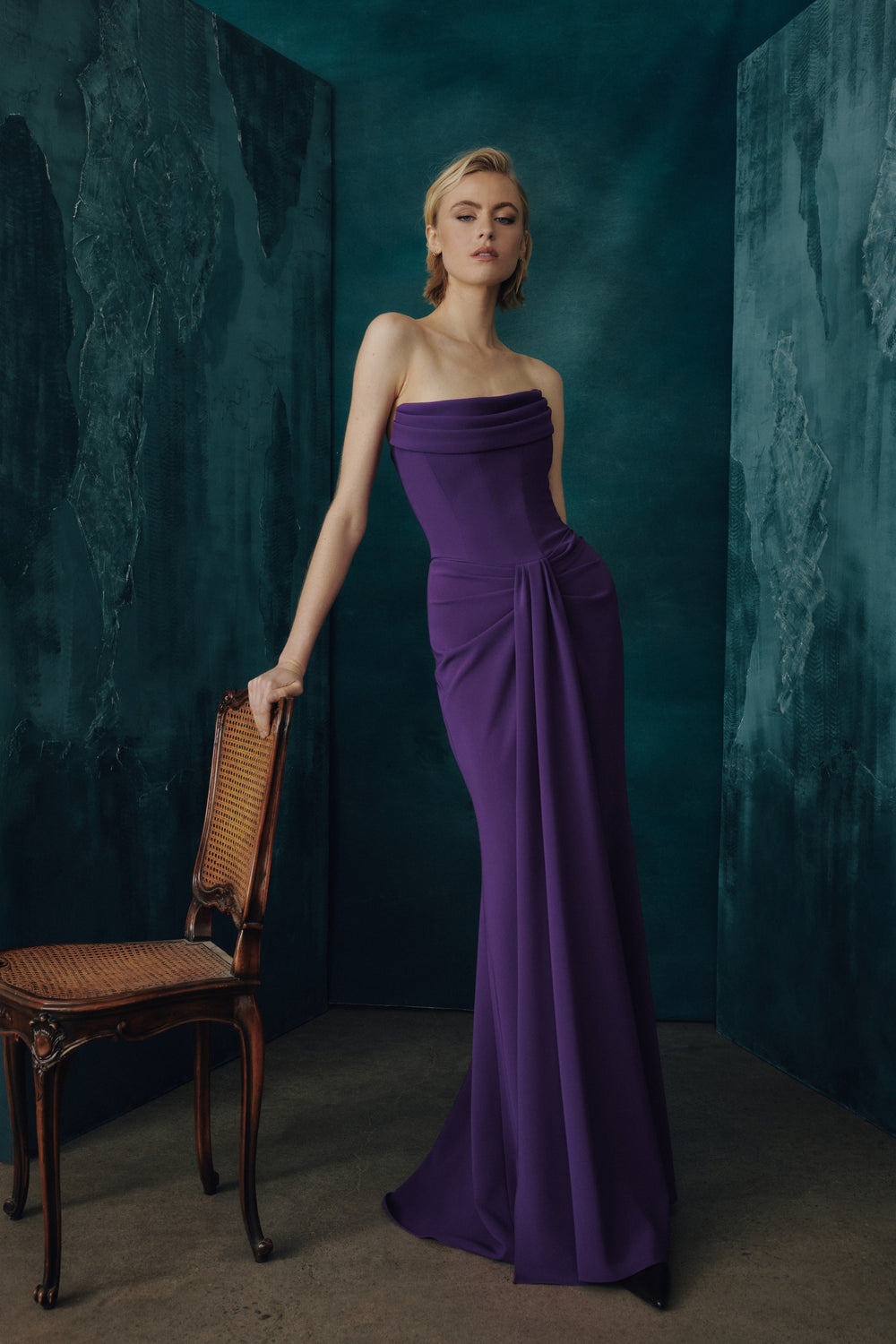 STRAPLESS GOWN