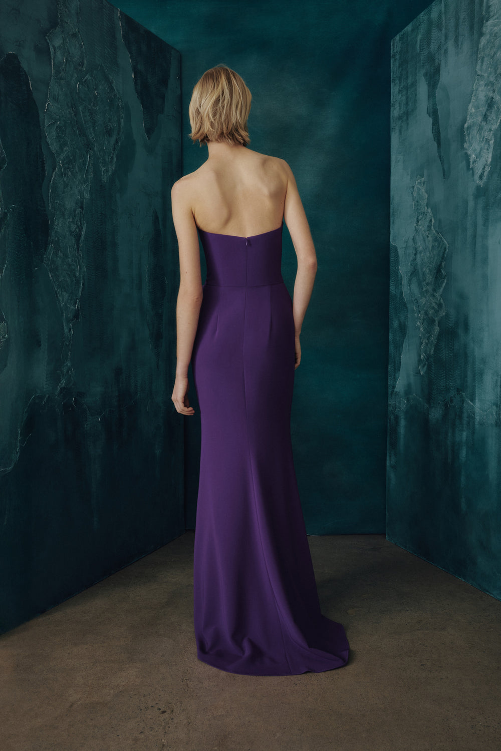 STRAPLESS GOWN