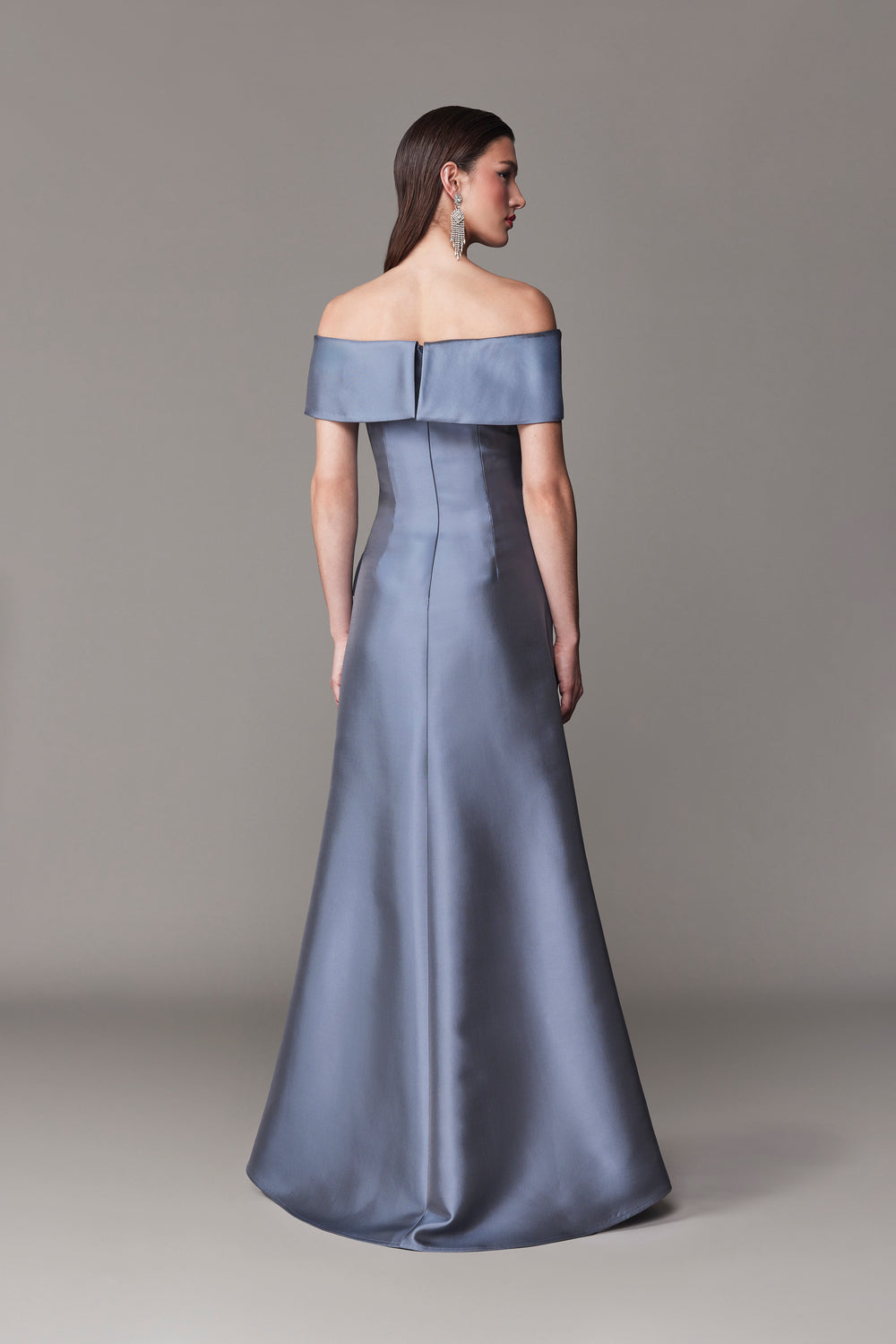 STRAPLESS GOWN