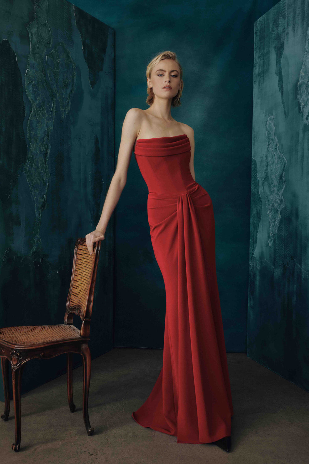 STRAPLESS GOWN