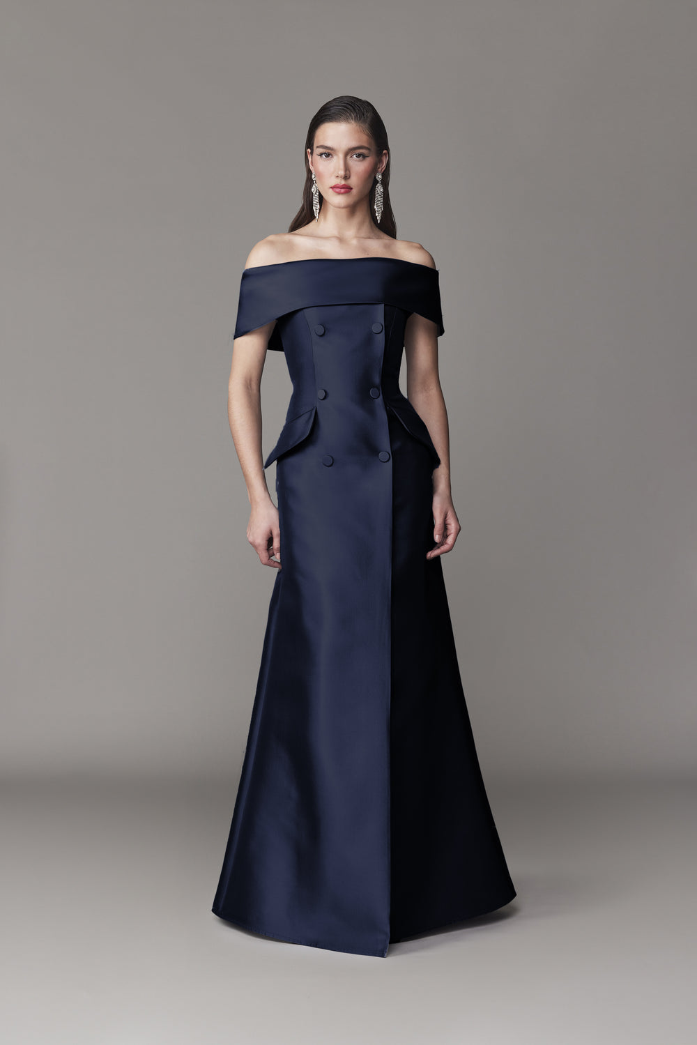 STRAPLESS GOWN