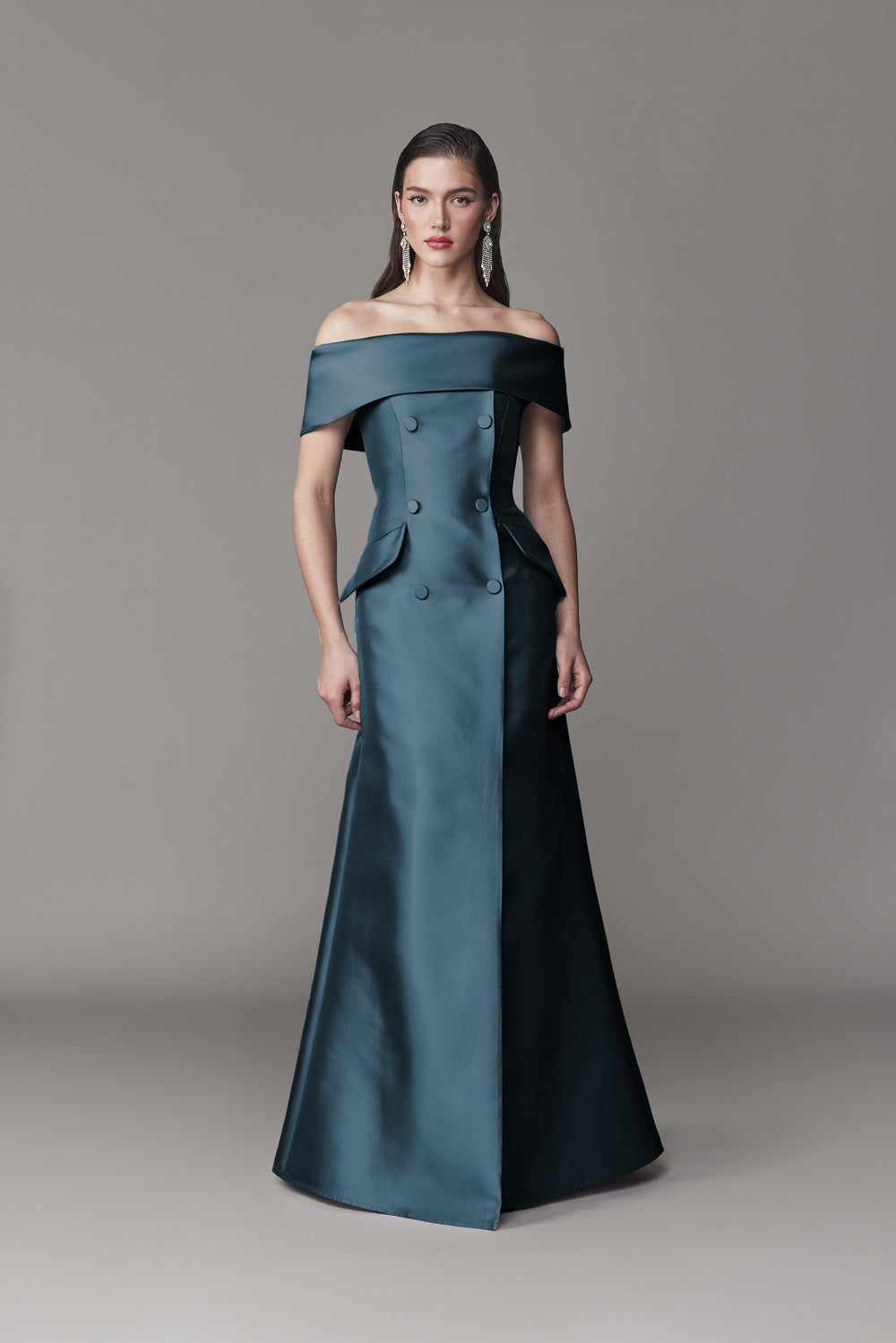STRAPLESS GOWN