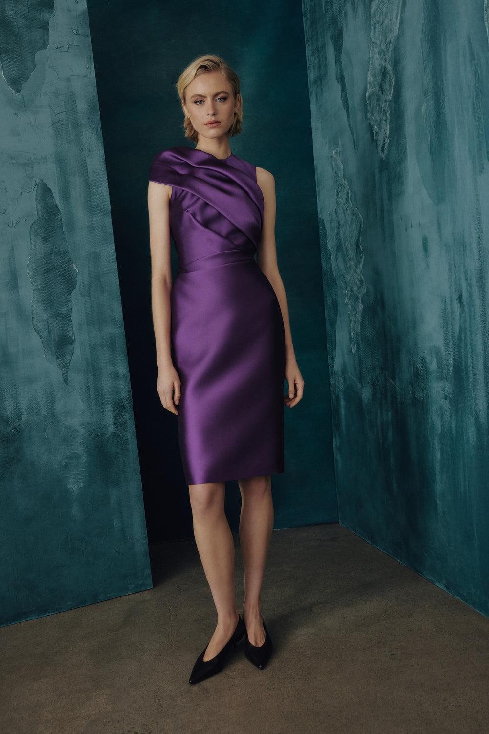 SLEEVELESS DRESS