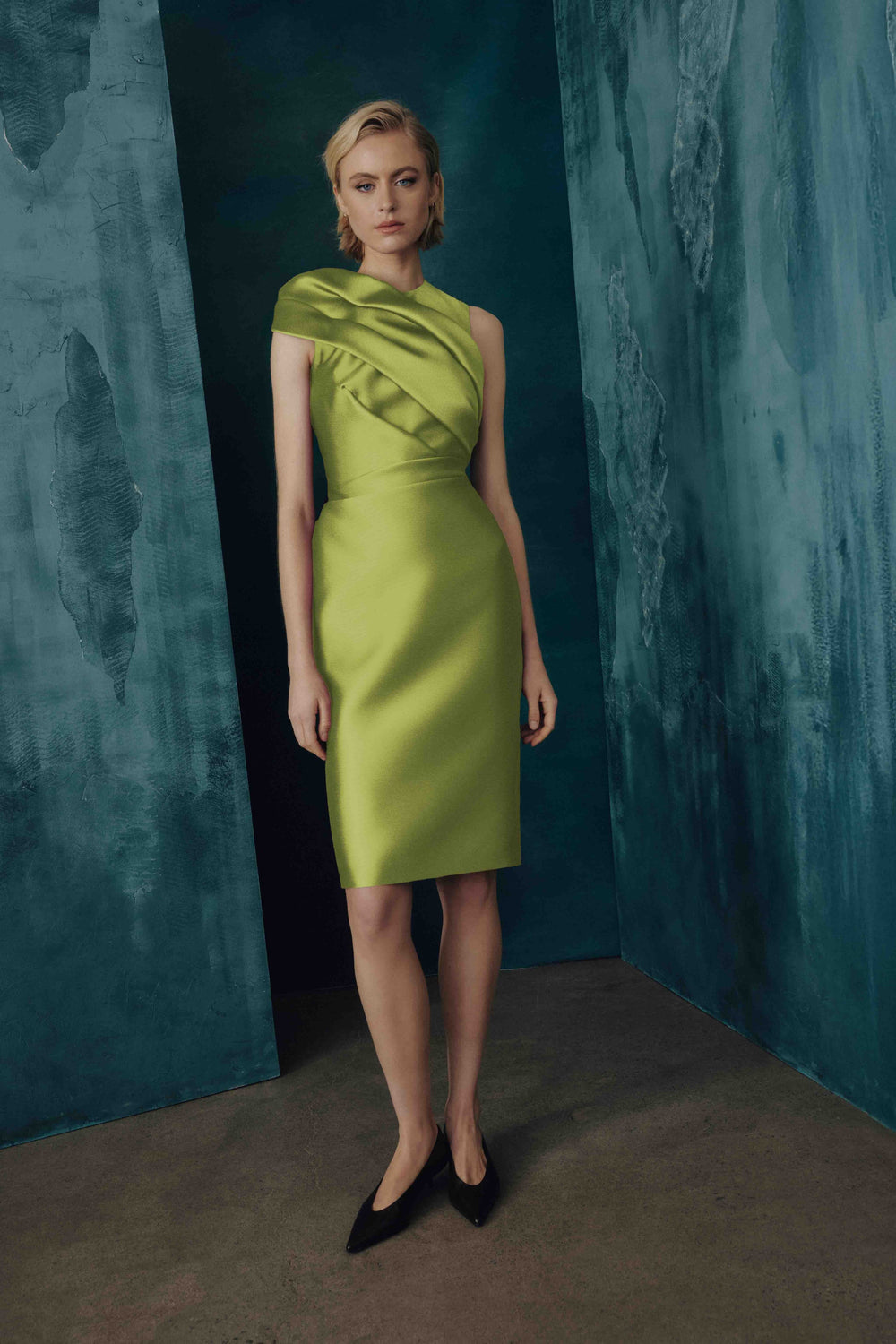 SLEEVELESS DRESS