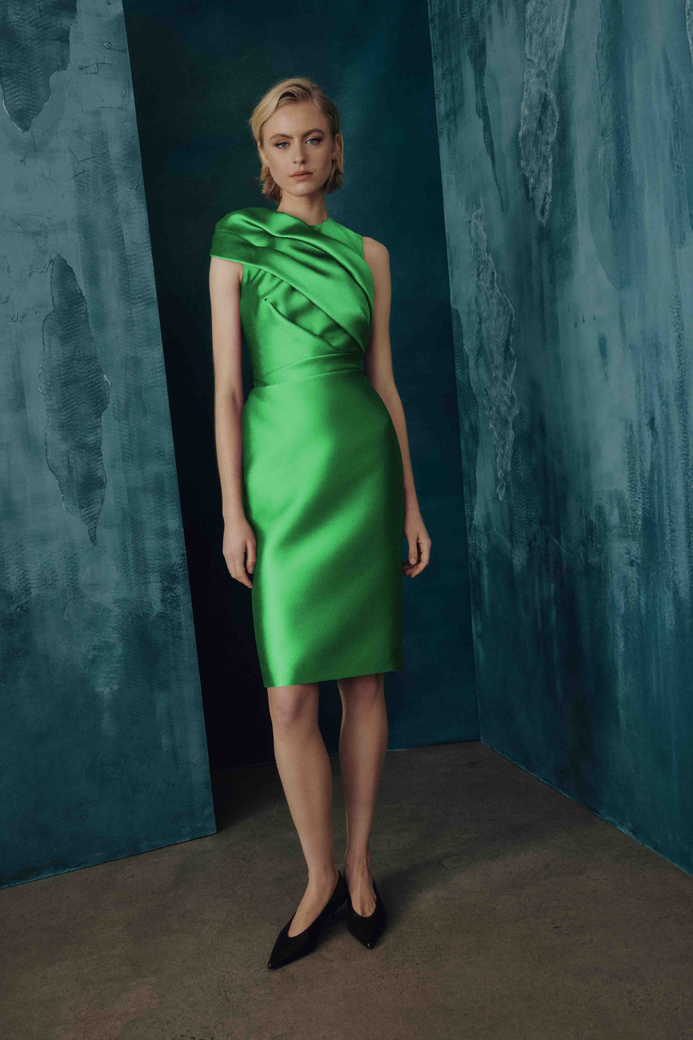 SLEEVELESS DRESS