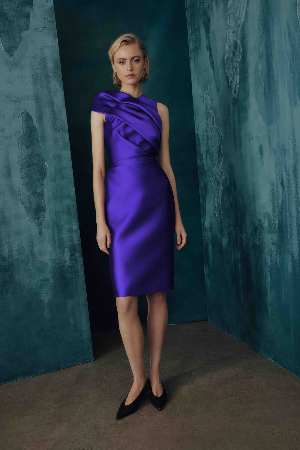 SLEEVELESS DRESS