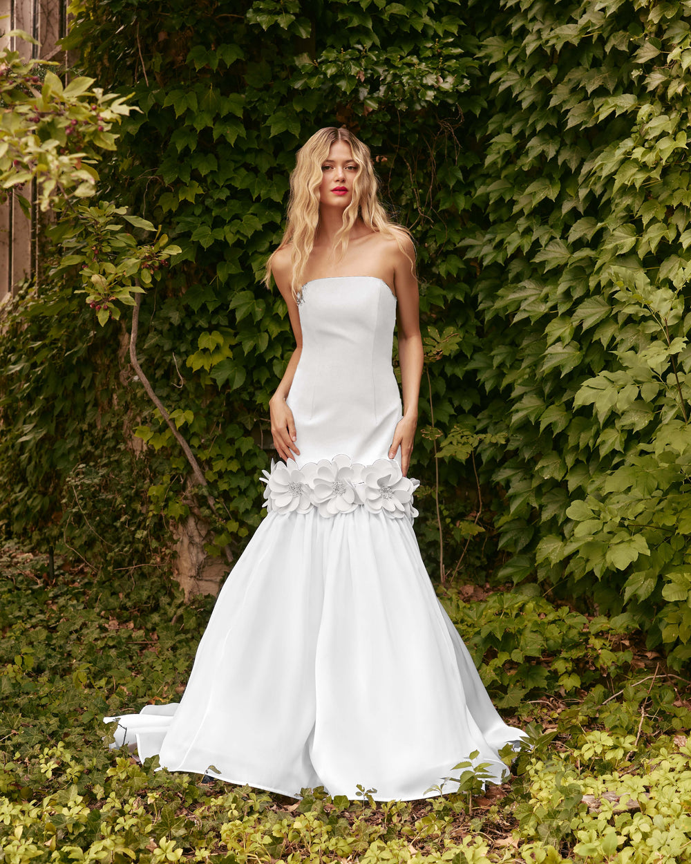 STRAPLESS GOWN