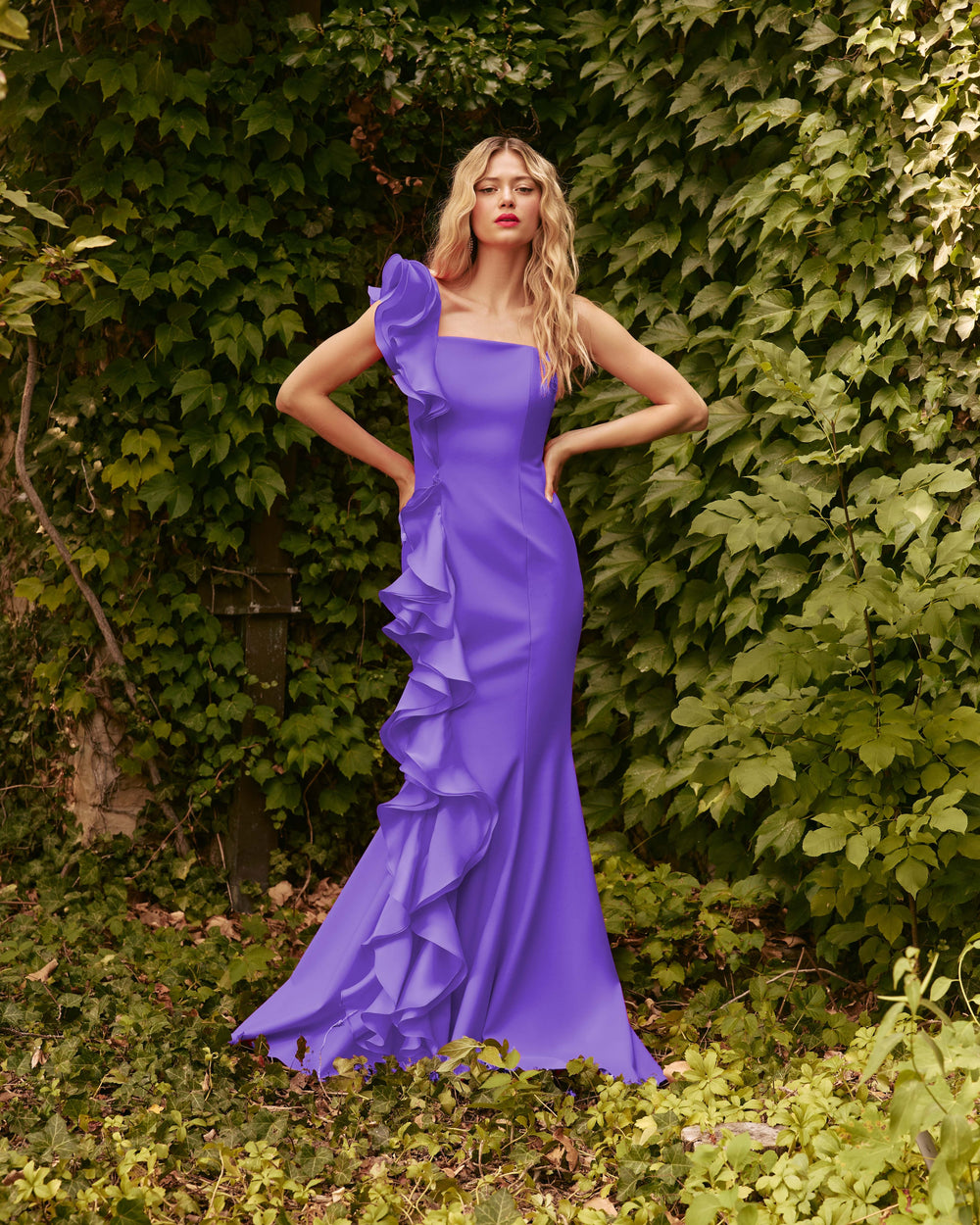ONE-SHOULDER GOWN