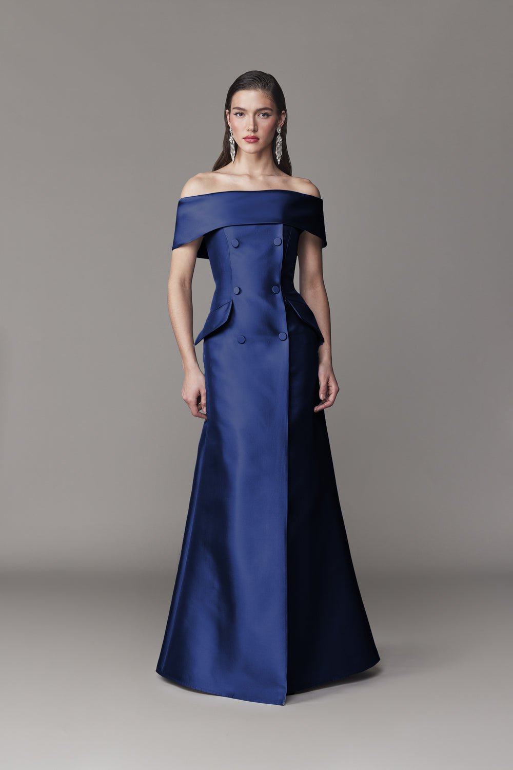 STRAPLESS GOWN