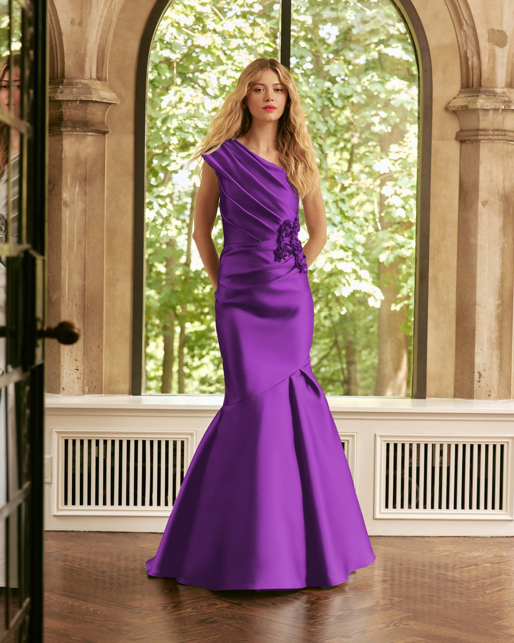 ONE-SHOULDER GOWN