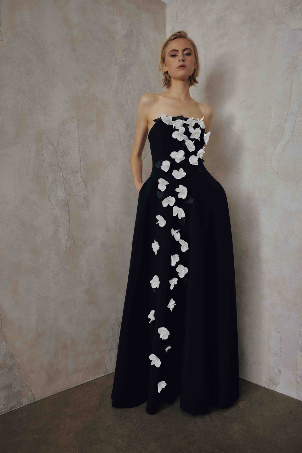 STRAPLESS BALL GOWN