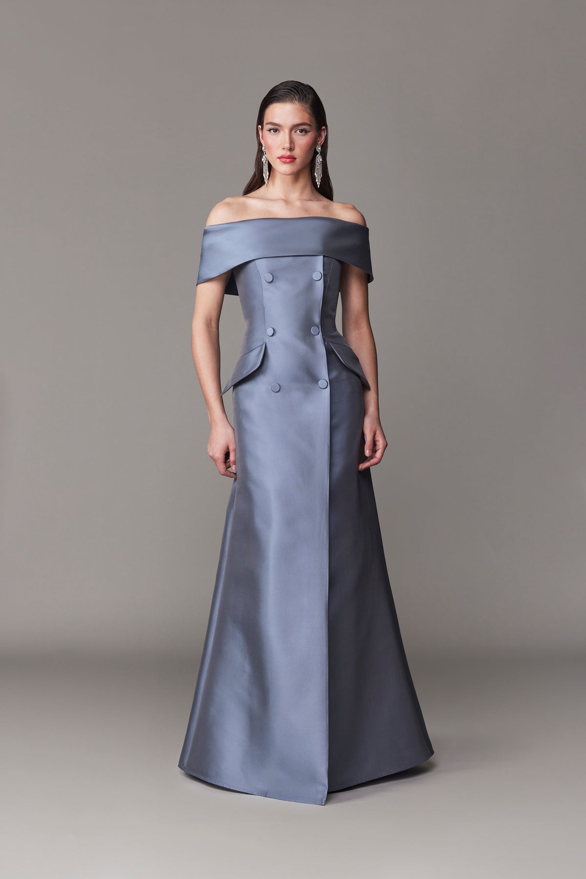 STRAPLESS GOWN