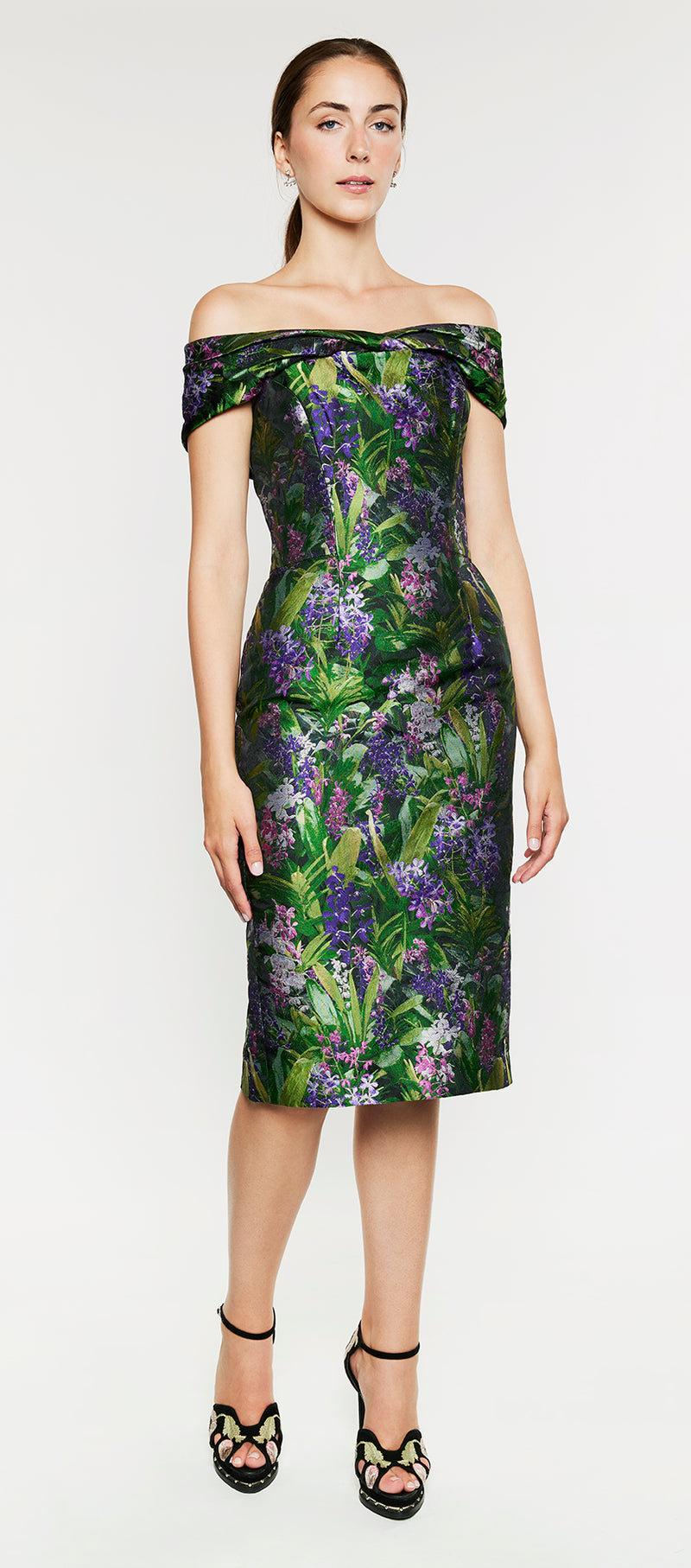Robe à épaules dénudées